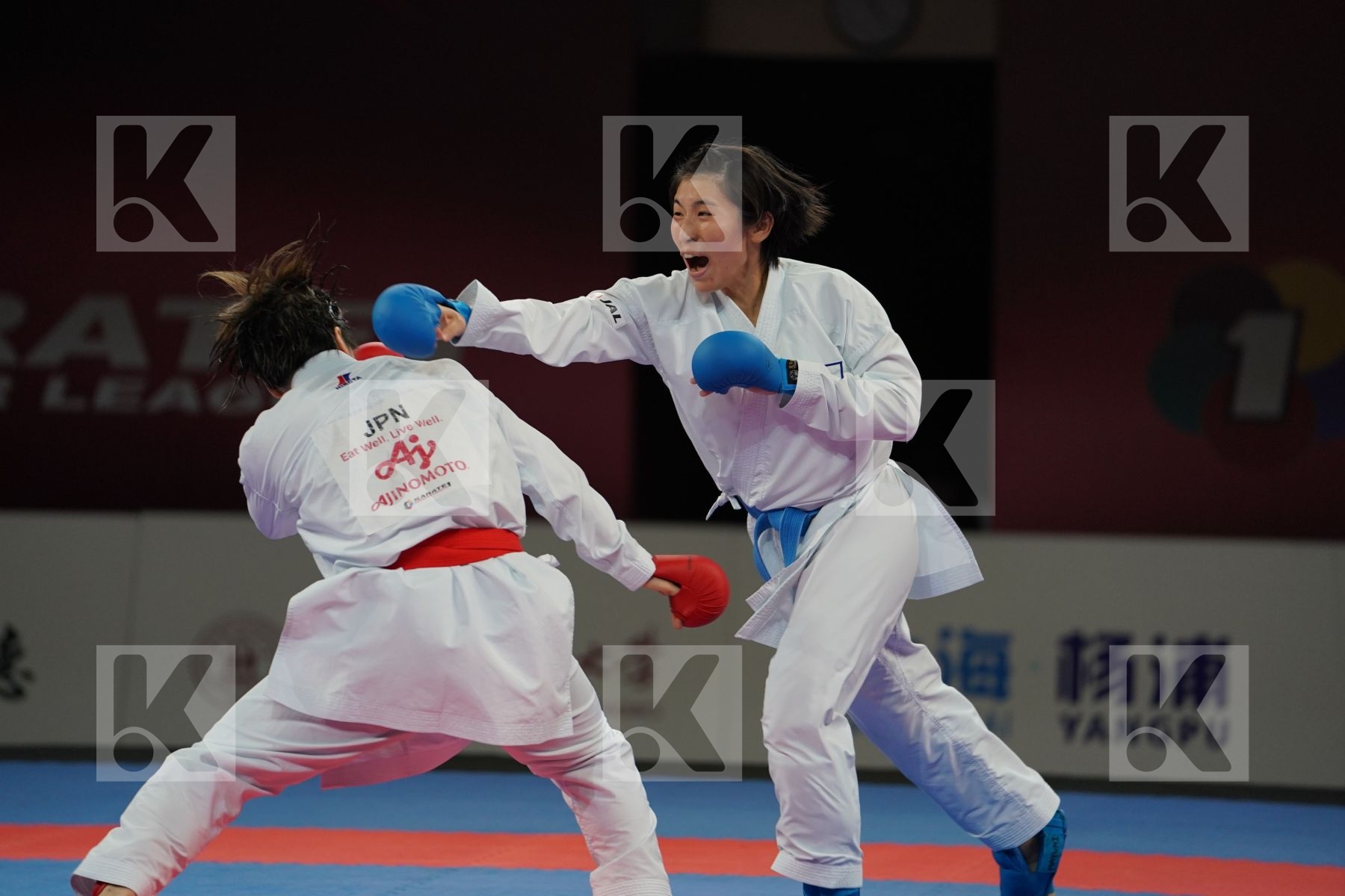 MORIGUCHI AYAMI (JAPAN) vs SOMEYA MAYUMI (JAPAN) in Senior Kumite -61 Kg - Bronze bout