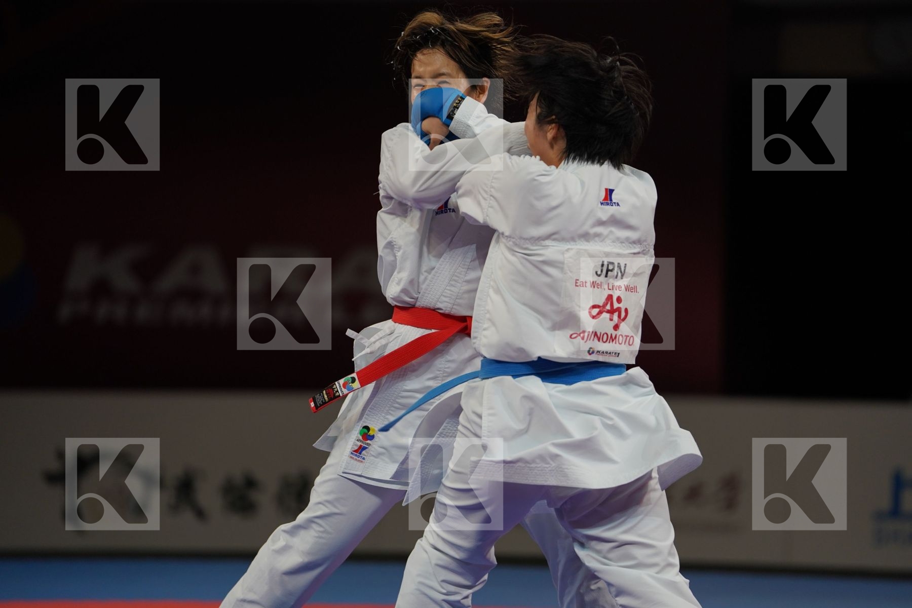 MORIGUCHI AYAMI (JAPAN) vs SOMEYA MAYUMI (JAPAN) in Senior Kumite -61 Kg - Bronze bout
