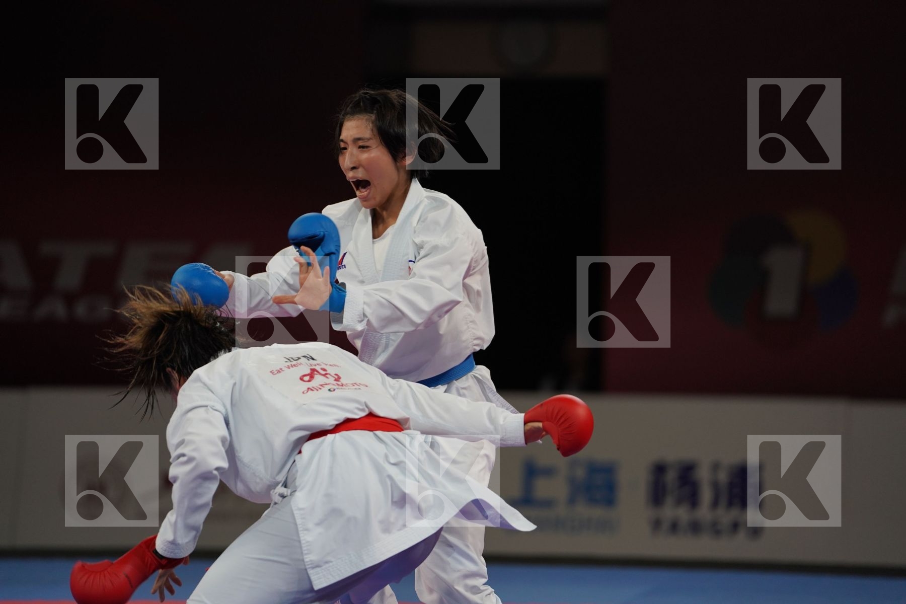 MORIGUCHI AYAMI (JAPAN) vs SOMEYA MAYUMI (JAPAN) in Senior Kumite -61 Kg - Bronze bout