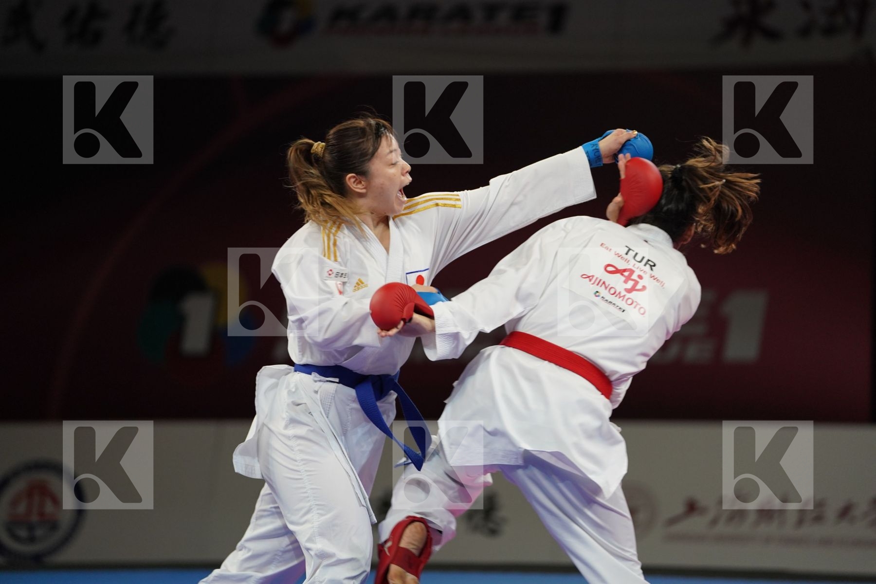 HOCAOGLU MELTEM (TURKEY) vs UEKUSA AYUMI (JAPAN) in Senior Kumite 68+ Kg - Bronze bout
