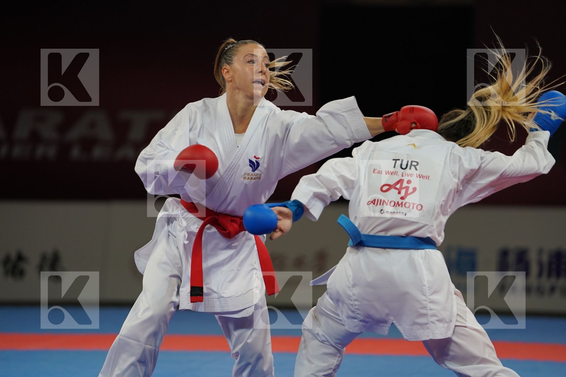 RECCHIA ALEXANDRA (FRANCE) vs OZCELIK ARAPOGLU SERAP (TURKEY) in Senior Kumite -50 Kg - Gold bout