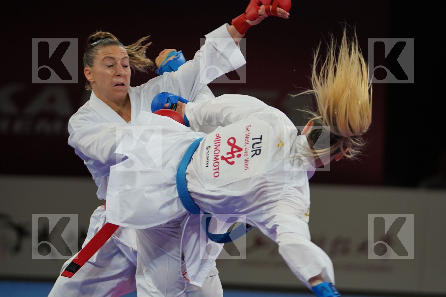 RECCHIA ALEXANDRA (FRANCE) vs OZCELIK ARAPOGLU SERAP (TURKEY) in Senior Kumite -50 Kg - Gold bout