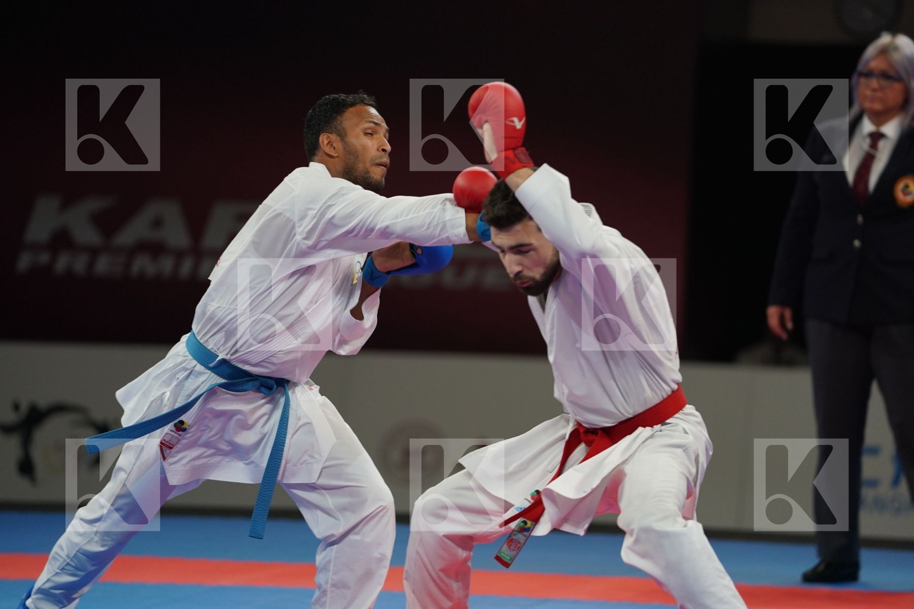 KARIMI SEYEDALI (ISLAMIC REPUBLIC OF IRAN) vs MADERA DELGADO ANDRES (VENEZUELA) in Senior Kumite -67 Kg - Gold bout