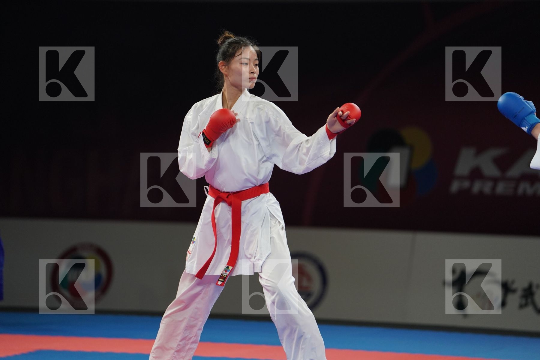 GONG LI (PEOPLES REPUBLIC OF CHINA) vs AGIER ALIZEE (FRANCE) in Senior Kumite -68 Kg - Gold bout