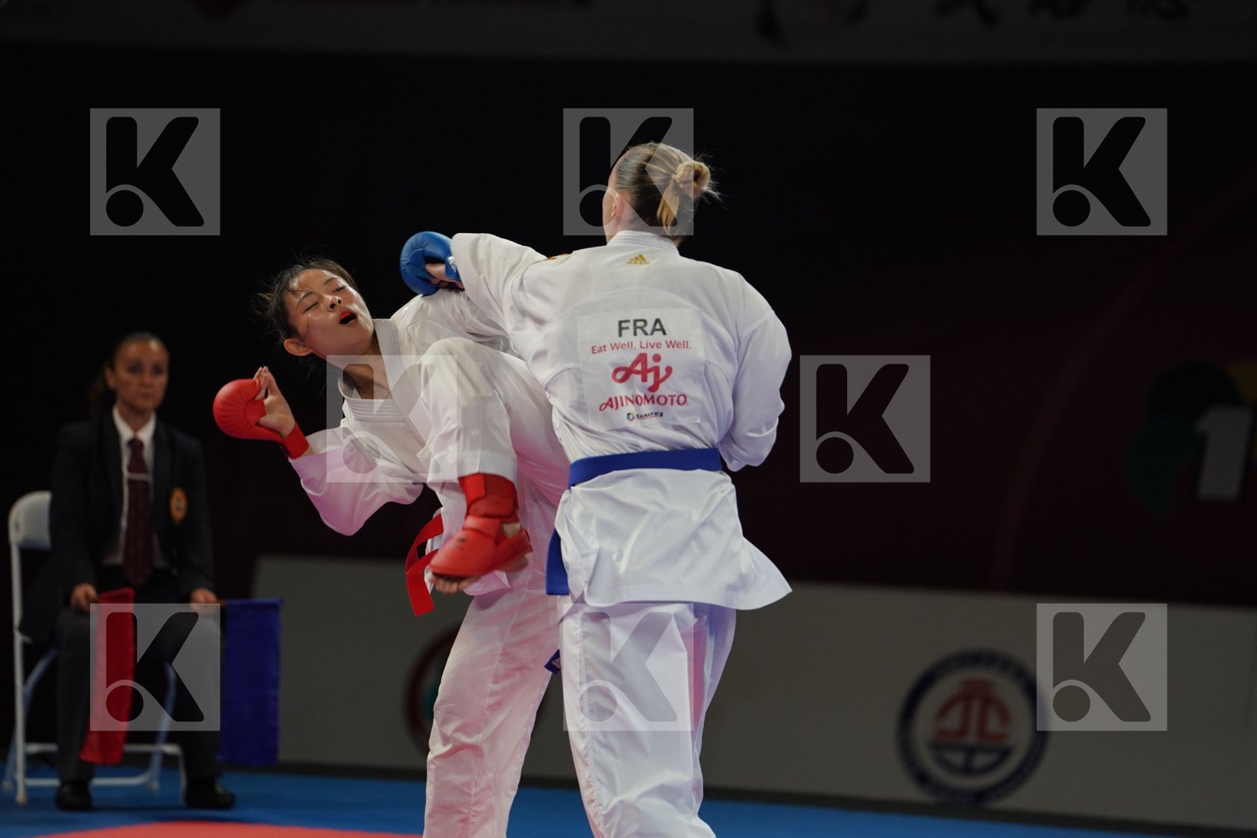 GONG LI (PEOPLES REPUBLIC OF CHINA) vs AGIER ALIZEE (FRANCE) in Senior Kumite -68 Kg - Gold bout
