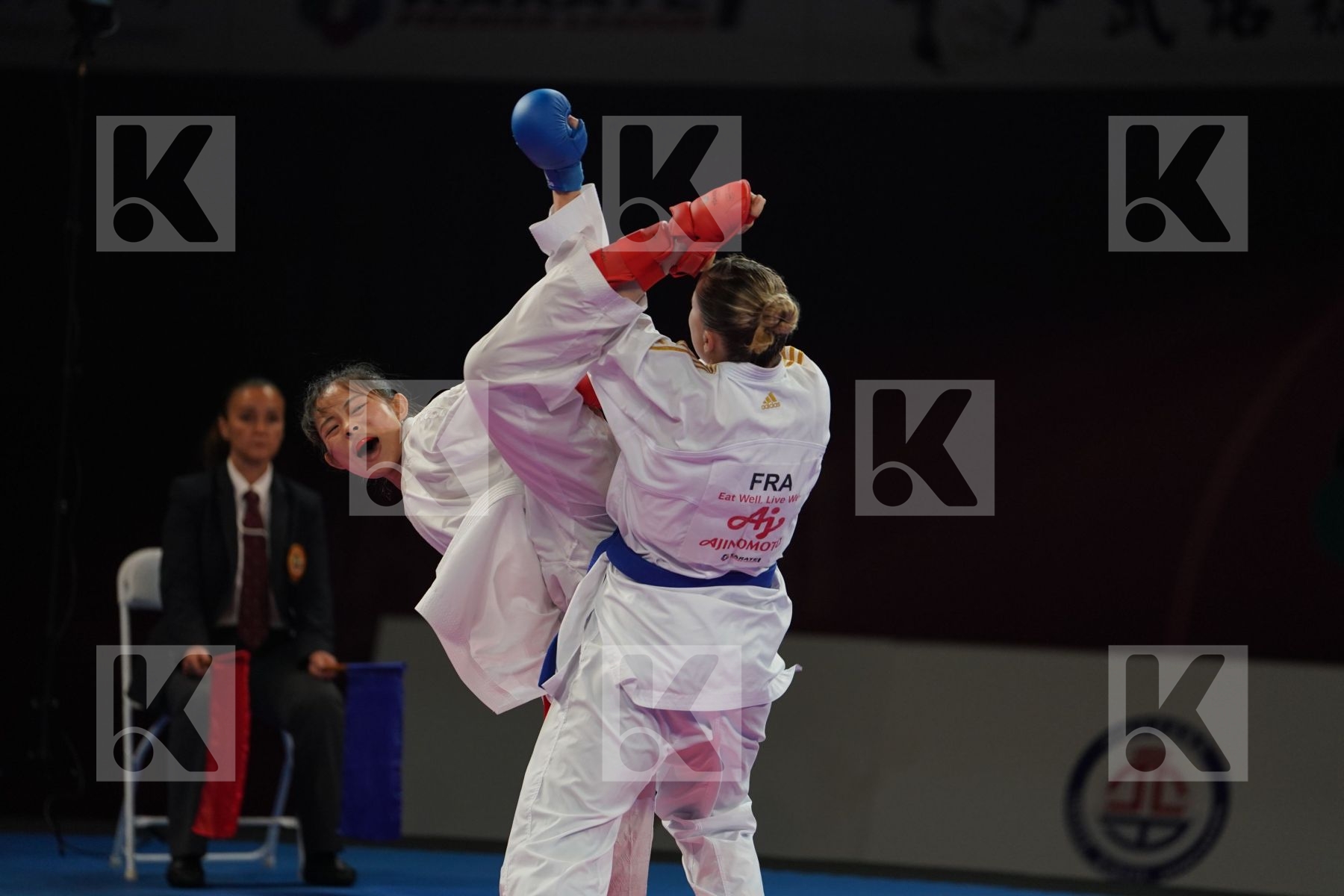 GONG LI (PEOPLES REPUBLIC OF CHINA) vs AGIER ALIZEE (FRANCE) in Senior Kumite -68 Kg - Gold bout