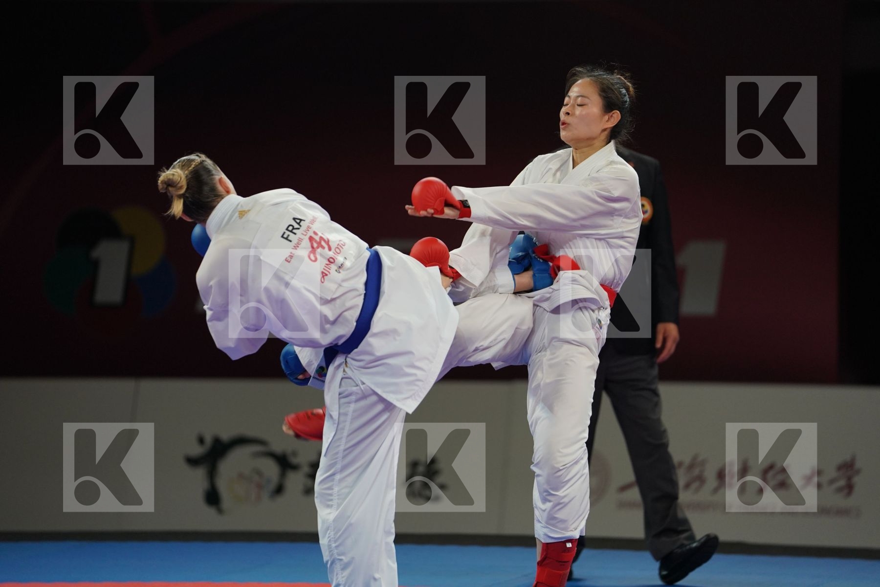 GONG LI (PEOPLES REPUBLIC OF CHINA) vs AGIER ALIZEE (FRANCE) in Senior Kumite -68 Kg - Gold bout