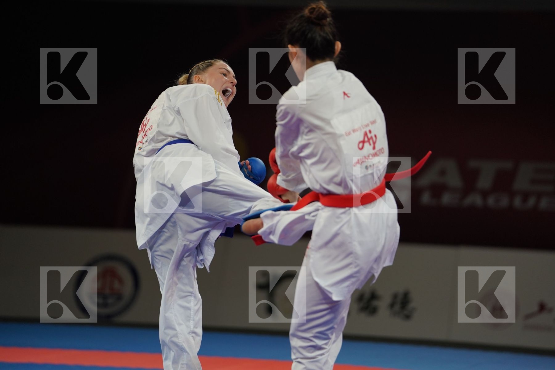 GONG LI (PEOPLES REPUBLIC OF CHINA) vs AGIER ALIZEE (FRANCE) in Senior Kumite -68 Kg - Gold bout