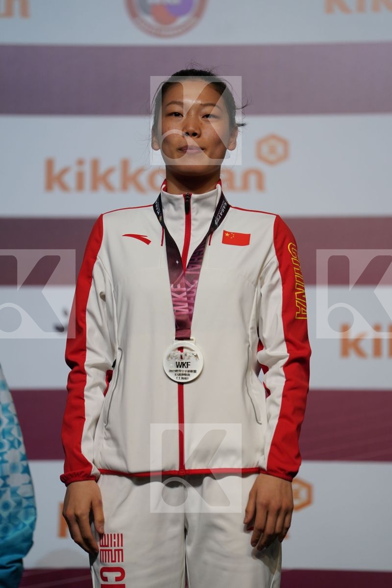 DING JIAMEI (PEOPLES REPUBLIC OF CHINA) during podium ceremony