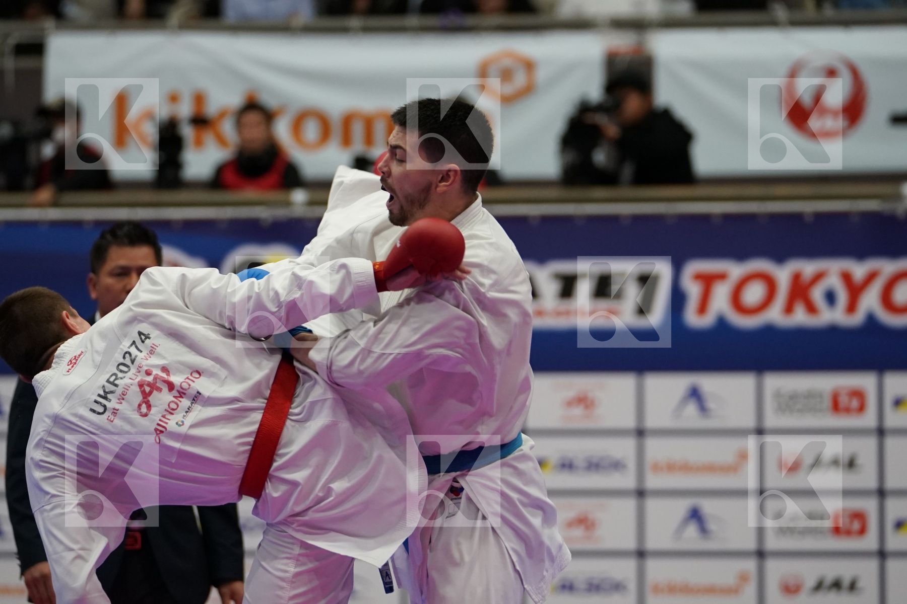 CHOBOTAR VALERII (UKRAINE) VS CHIKHMAREV IGOR (KAZAKHSTAN) in Senior Kumite Ð 84 Kg - Bronze bout