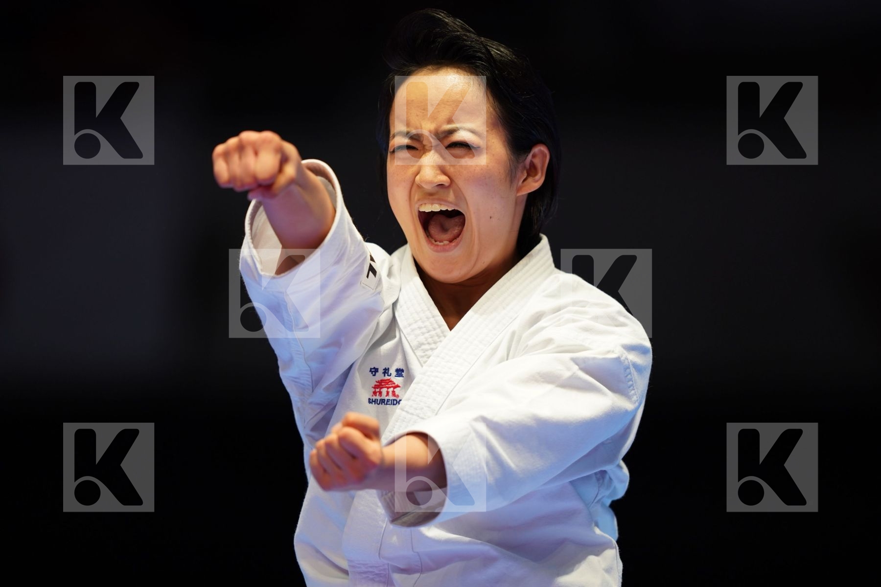 SHIMIZU KIYOU (JAPAN) in Senior Female Kata - Gold bout