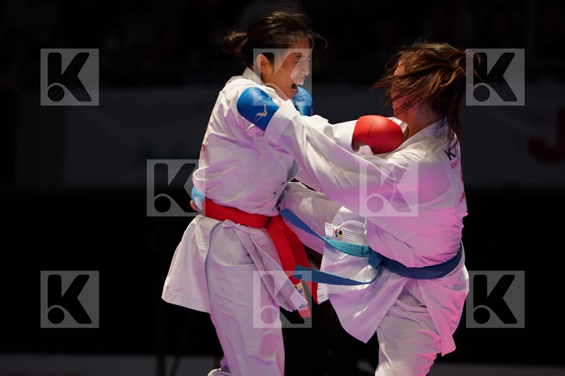 NAKAMURA SHIORI (JAPAN) VS ZAKHAROVA SABINA (KAZAKHSTAN) in Senior Kumite -55 Kg - Gold bout