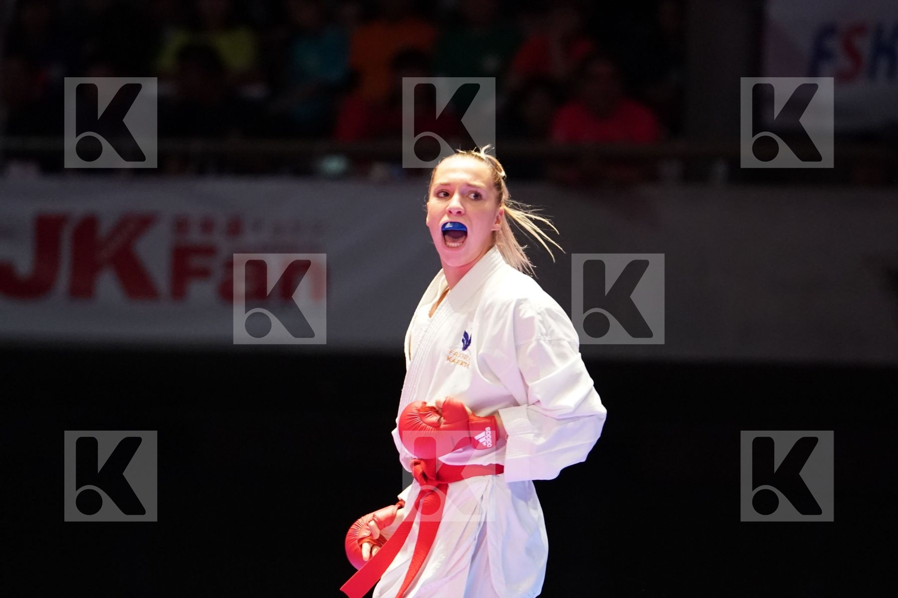 PHILIPPE GWENDOLINE (FRANCE) VS GRANDE ALEXANDRA (WKF3) in Senior Kumite Ð 61 Kg - Gold bout
