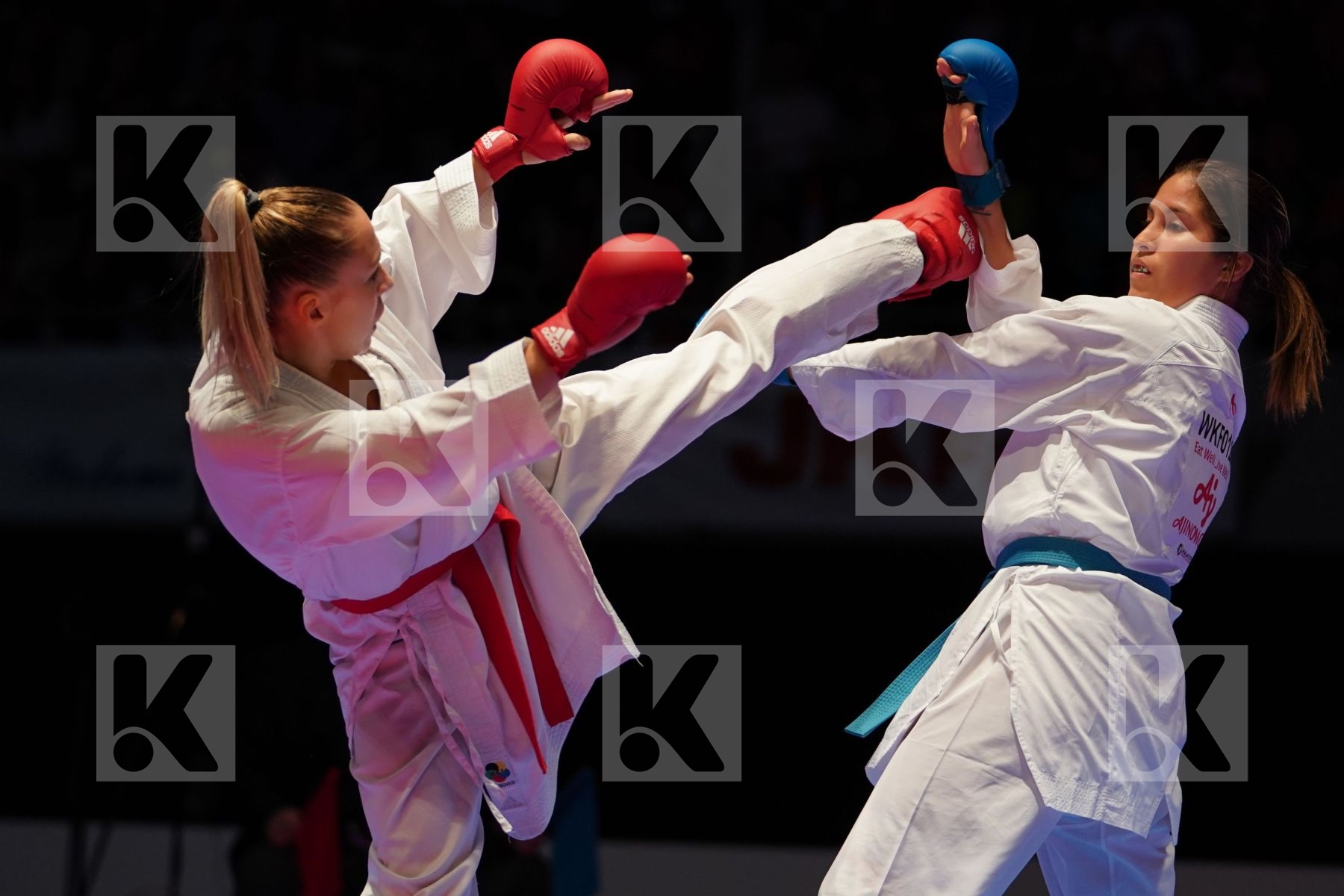 PHILIPPE GWENDOLINE (FRANCE) VS GRANDE ALEXANDRA (WKF3) in Senior Kumite Ð 61 Kg - Gold bout