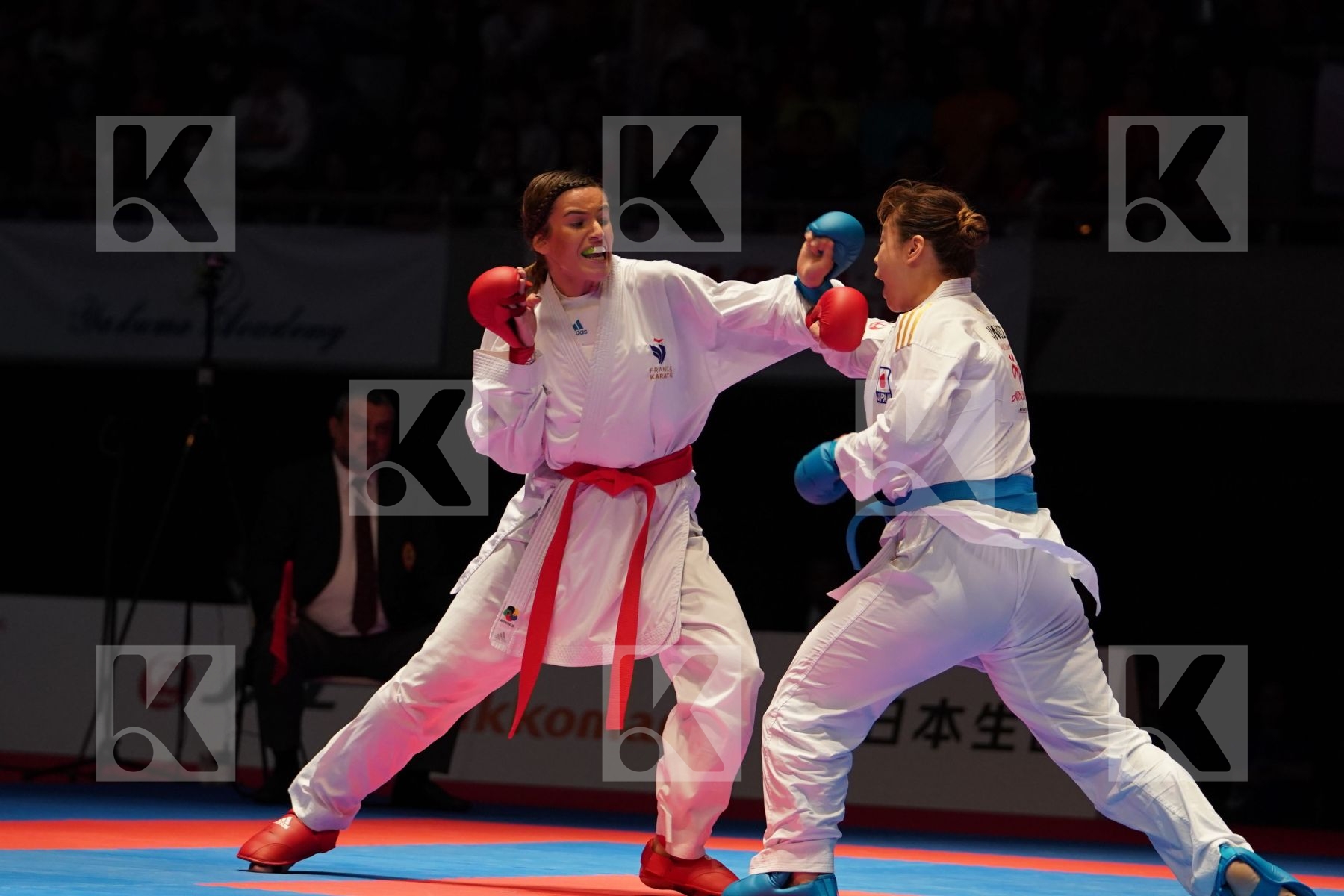 GARCIA NANCY (FRANCE) VS UEKUSA AYUMI (JAPAN) in Senior Kumite 68+ Kg - Gold bout