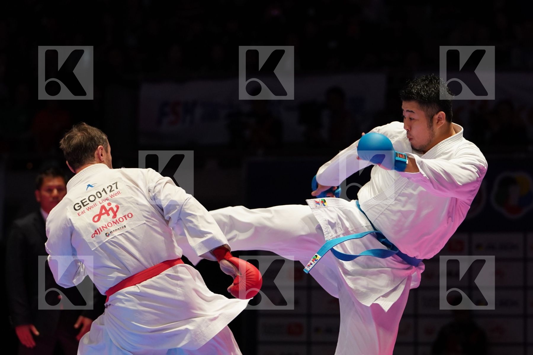 ARKANIA GOGITALY (GEORGIA) VS KAGAWA HIDEYOSHI (JAPAN) in Senior Kumite 84+ Kg - Gold bout