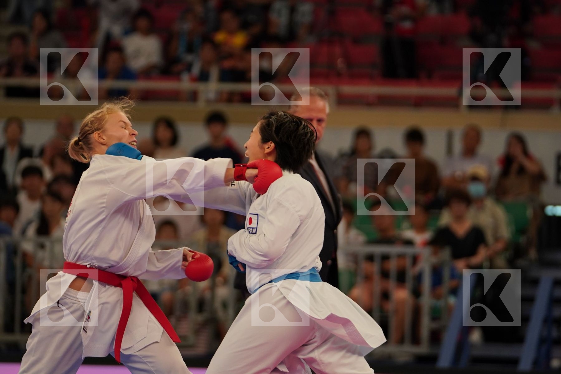 SUCHANKOVA INGRIDA (SLOVAKIA) vs SOMEYA MAYUMI (JAPAN) in Senior Kumite -61 Kg - Bronze bout