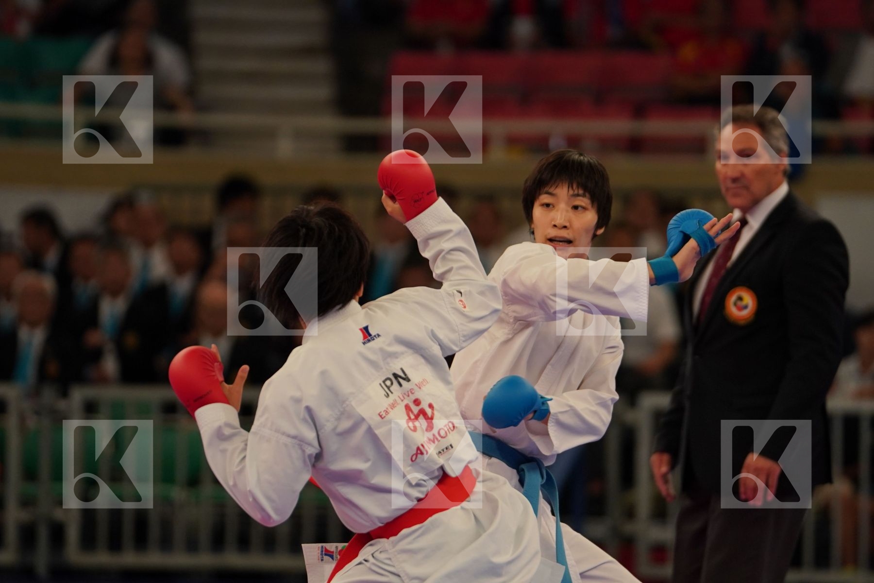 SUZUKI MAYA (JAPAN) vs YIN XIAOYAN (CHINA) in Senior Kumite -61 Kg - Bronze bout