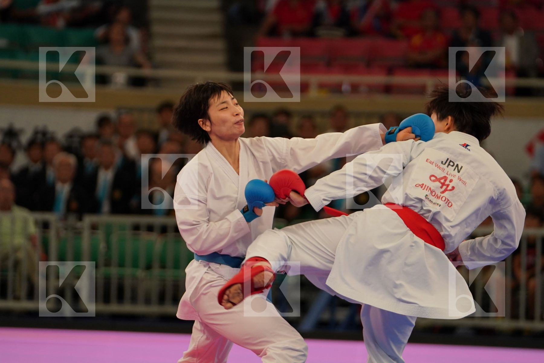 SUZUKI MAYA (JAPAN) vs YIN XIAOYAN (CHINA) in Senior Kumite -61 Kg - Bronze bout
