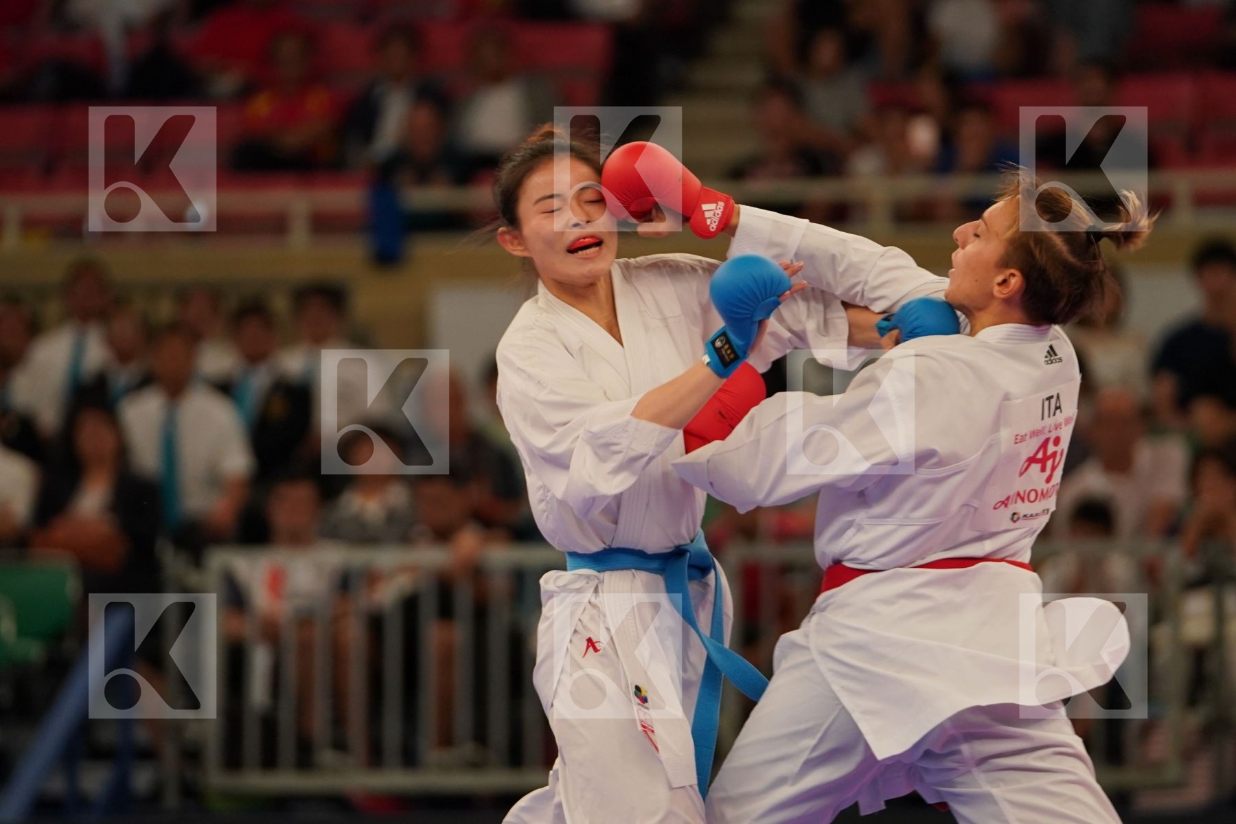 SEMERARO SILVIA (ITALIA) vs GONG LI (CHINA) in Senior Kumite -68 Kg - Bronze bout