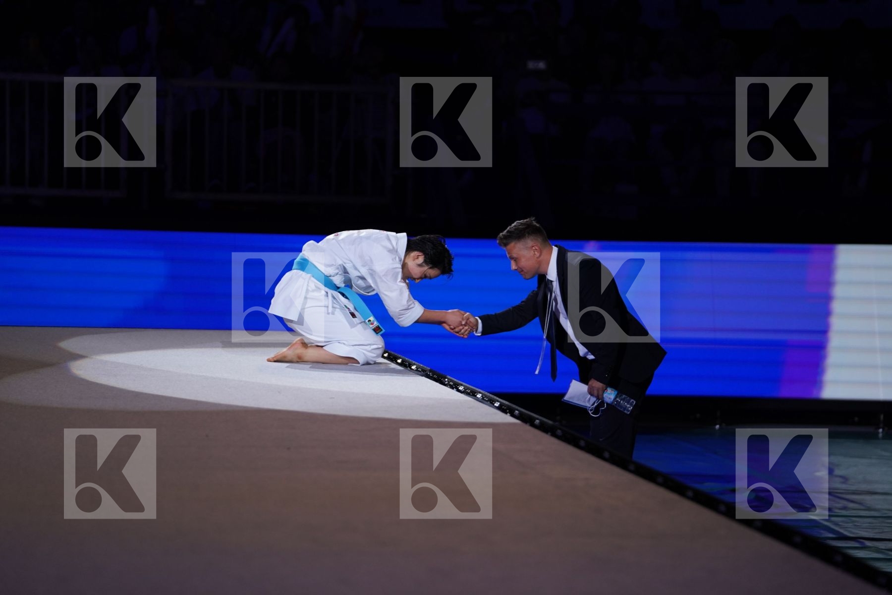 SHIMIZU KIYOU (JAPAN) in Senior Female Kata - Gold bout
