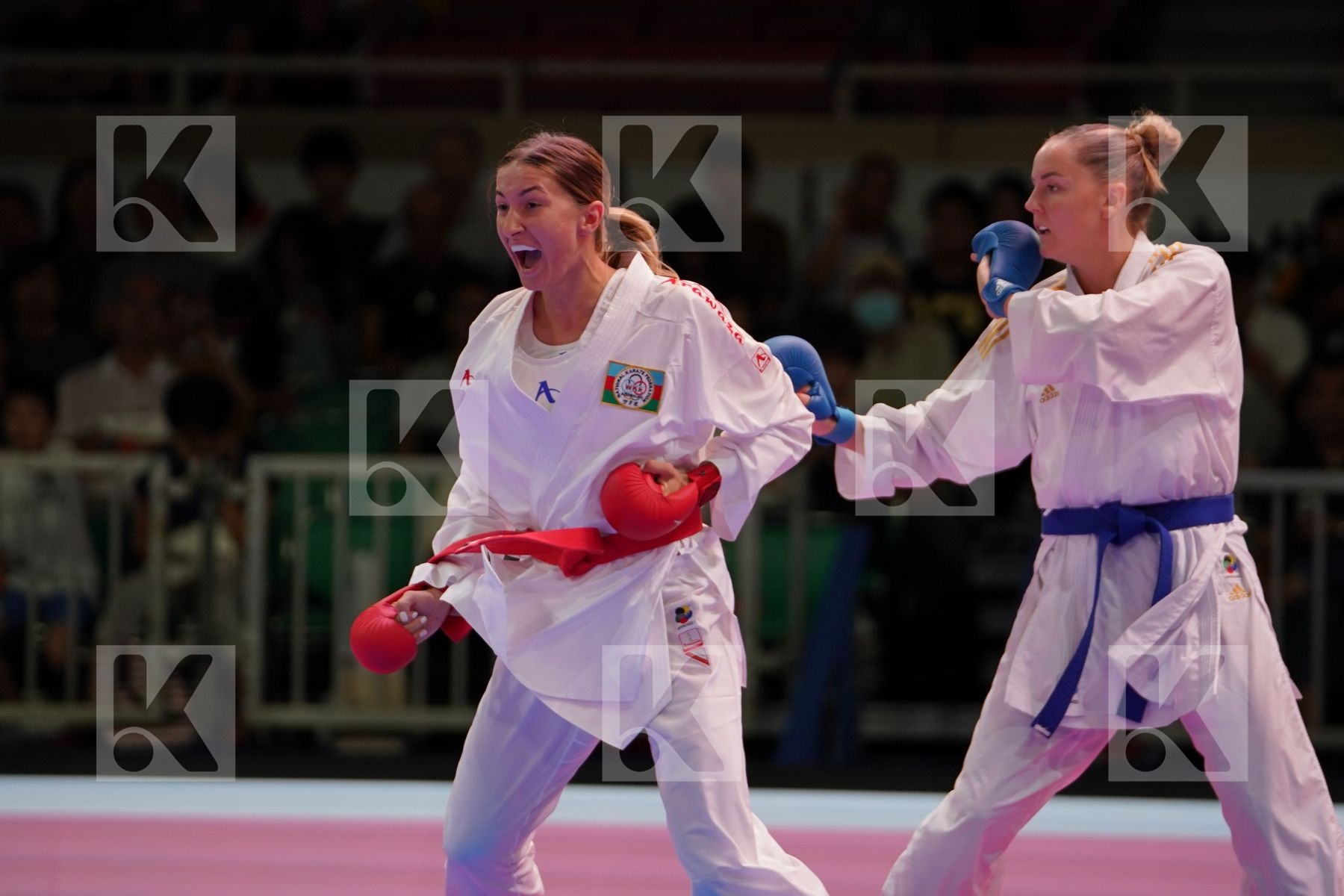 ZARETSKA IRINA (AZERBAIJAN) vs AGIER ALIZEE (FRANCE) in Senior Kumite -68 Kg - Gold bout