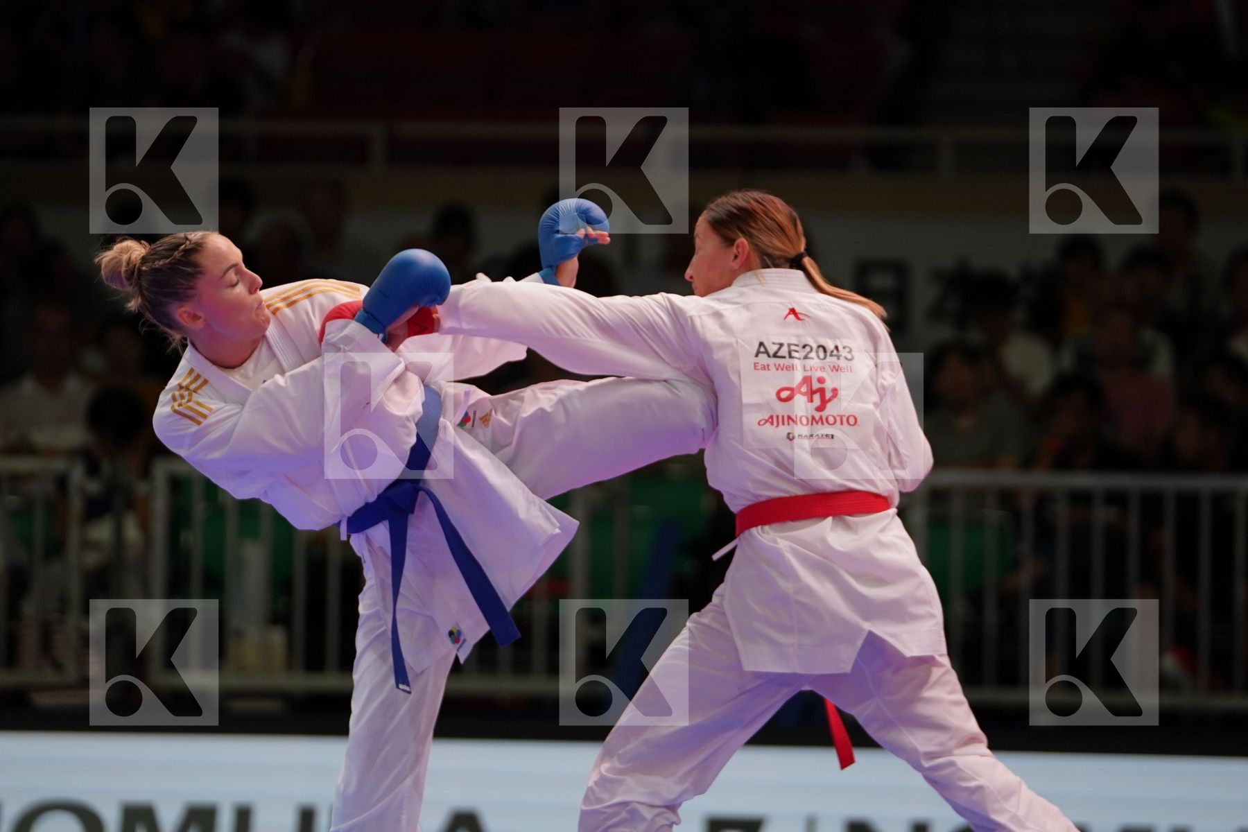 ZARETSKA IRINA (AZERBAIJAN) vs AGIER ALIZEE (FRANCE) in Senior Kumite -68 Kg - Gold bout