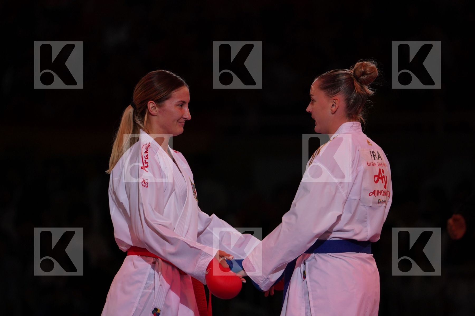 ZARETSKA IRINA (AZERBAIJAN) vs AGIER ALIZEE (FRANCE) in Senior Kumite -68 Kg - Gold bout