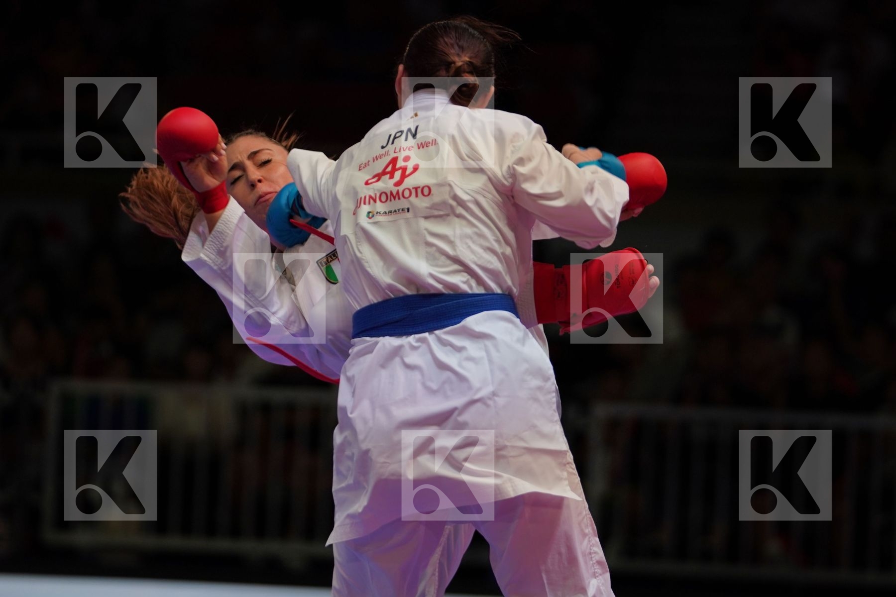 FERRACUTI CLIO (ITALY) vs UEKUSA AYUMI (JAPAN) in Senior Kumite 68+ Kg - Gold bout