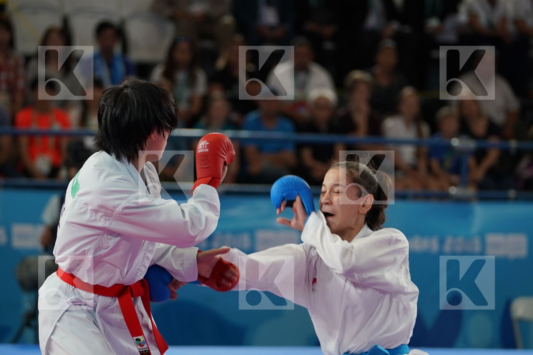 RINKA TAHATA (JAPAN) vs DILDORA ALIKULOV (UZBEKISTAN) in Junior Kumite Female -53Kg - Semifinal