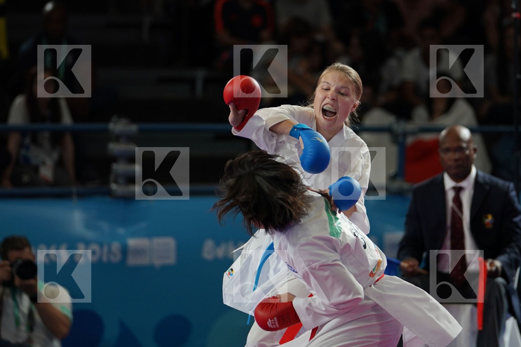 KOKORO SAKAJI (JAPAN) vs ANNA CHERNYSHEVA (RUSSIA) in Junior Kumite Female - 59 Kg - Gold bout