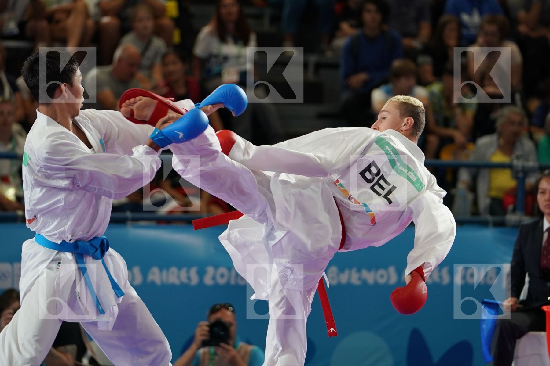 QUENTIN MAHAUDEN (BELGIUM) vs ABILMANSUR BATYRGALI (KAZAKHSTAN) in Junior Kumite Male Ð 68 Kg - Semifinal