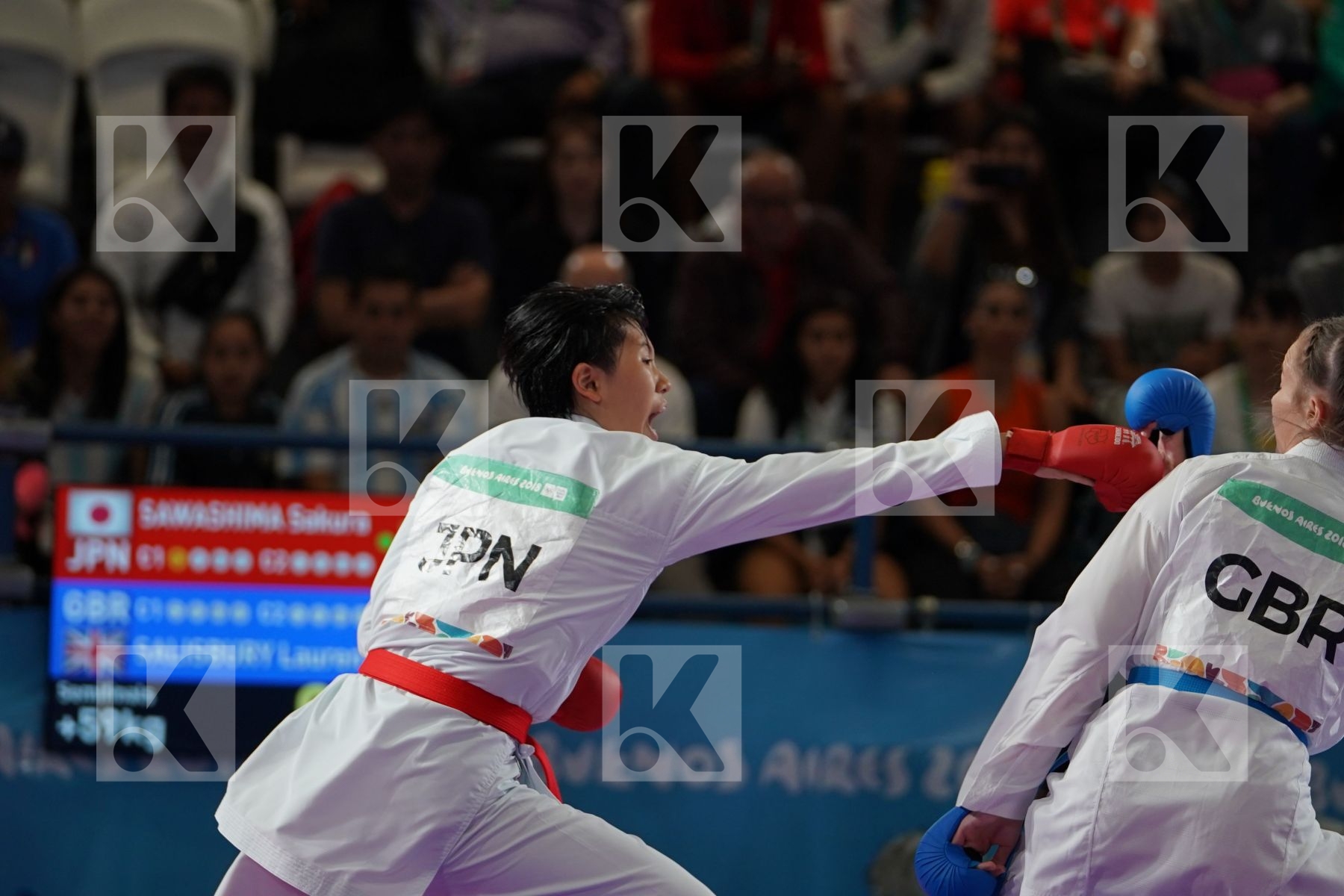 SAKURA SAWASHIMA (JAPAN) vs LAUREN PAIGE SALISBURY (GREAT BRITAIN) in Junior Kumite Female 59+ Kg - Semifinal
