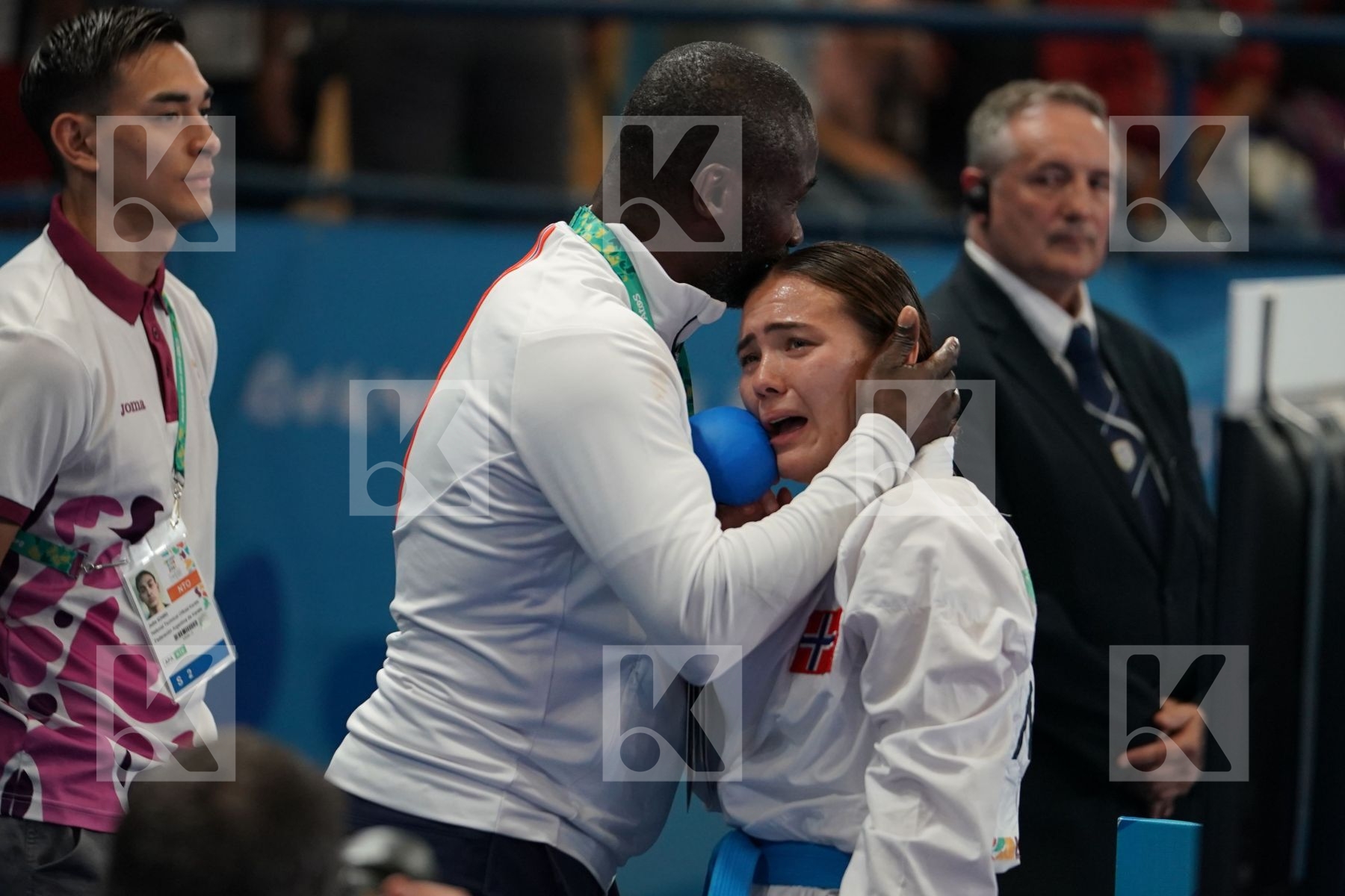SAKURA SAWASHIMA (JAPAN) vs ANNIKA SAELID (NORWAY) in Junior Kumite Female 59+ Kg - Final bout