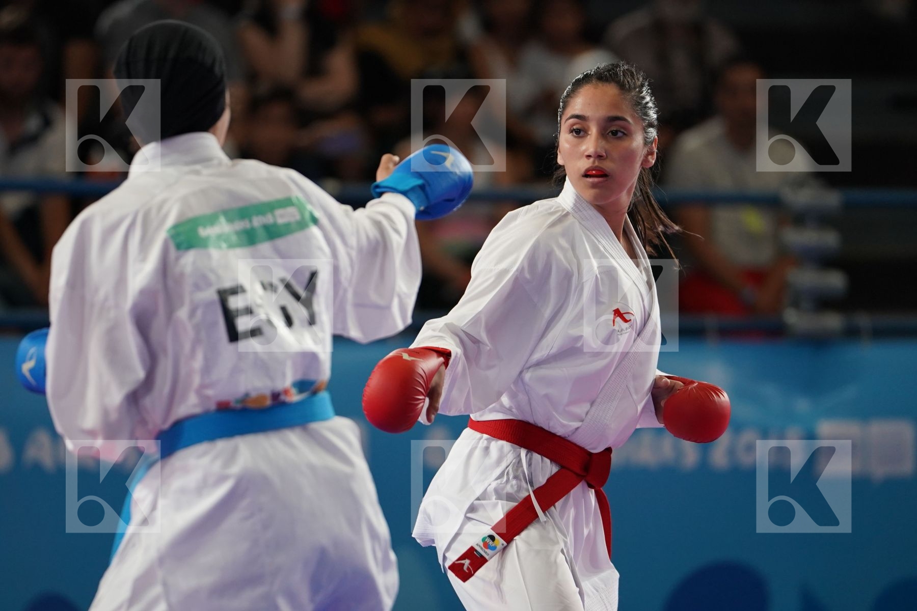 CATALINA VALDE?S (CHILE) Vs YASMIN NASR (EGYPT) in Junior Kumite Female -53Kg - Semifinal