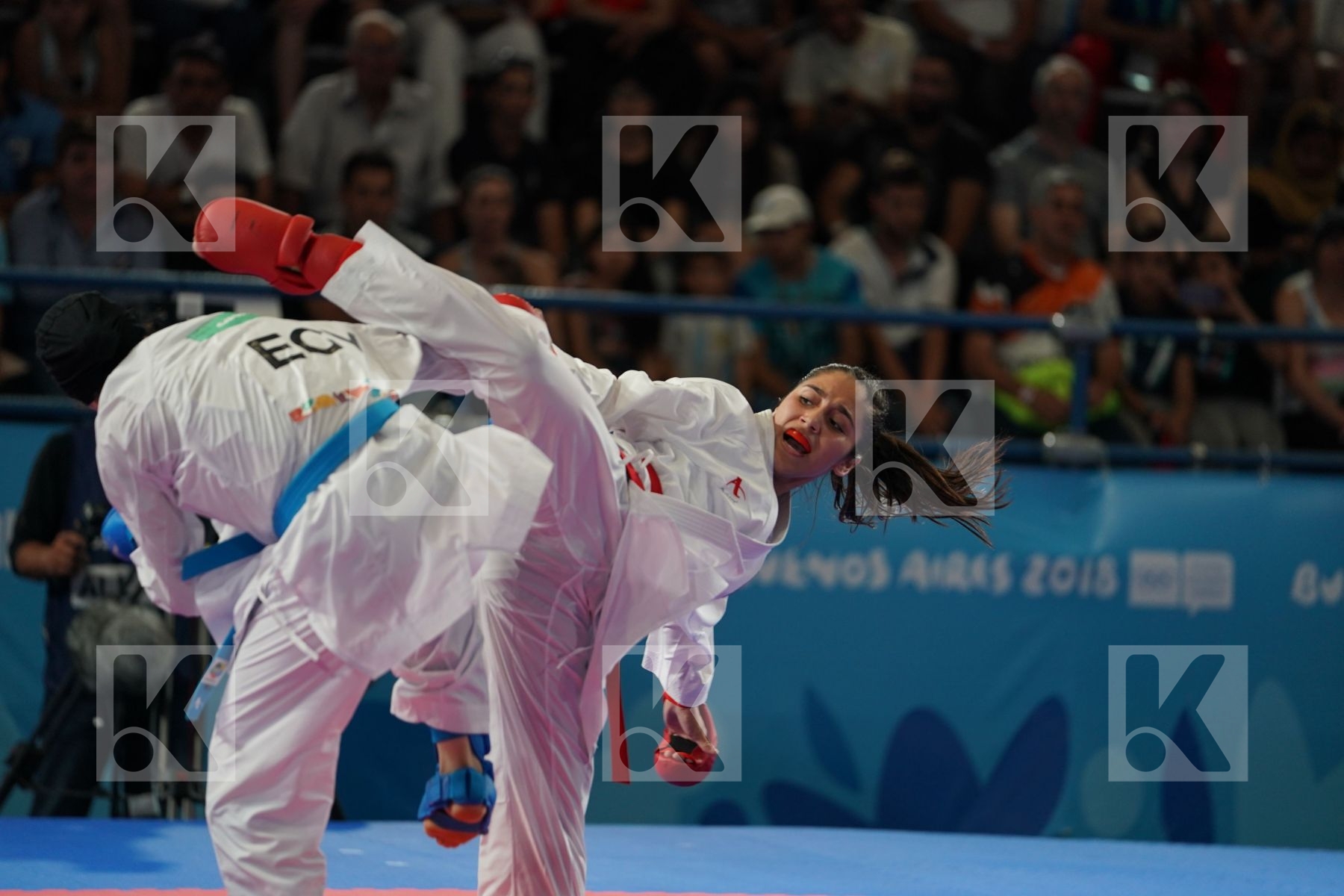 CATALINA VALDE?S (CHILE) Vs YASMIN NASR (EGYPT) in Junior Kumite Female -53Kg - Semifinal