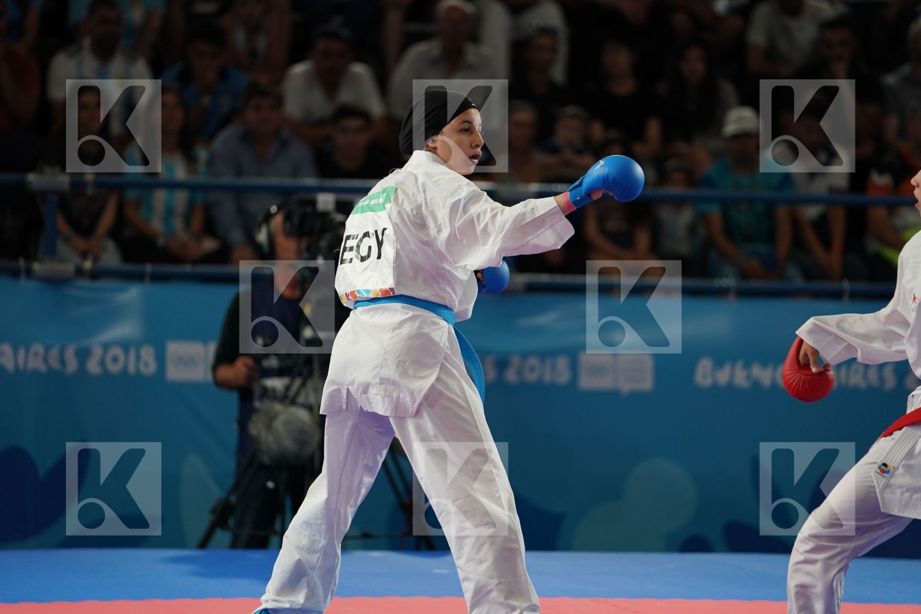 CATALINA VALDE?S (CHILE) Vs YASMIN NASR (EGYPT) in Junior Kumite Female -53Kg - Semifinal