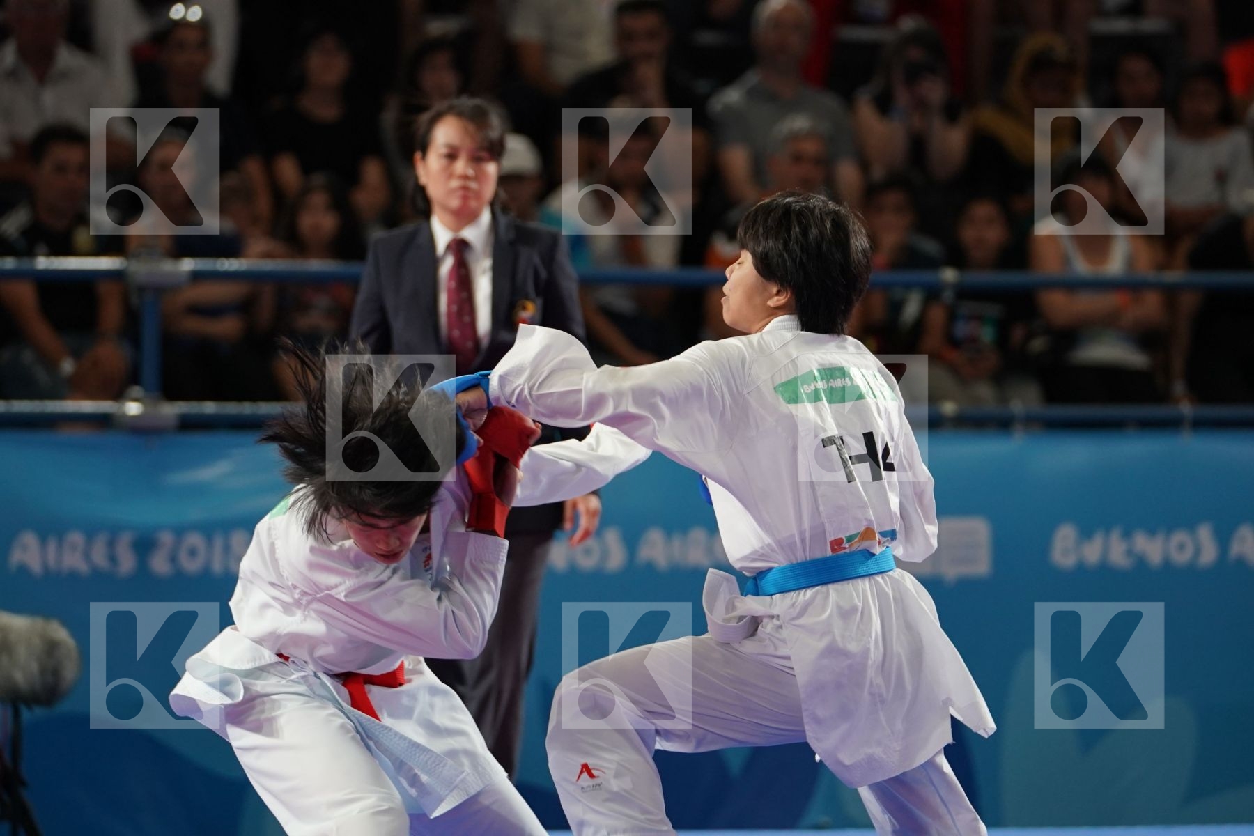 RINKA TAHATA (JAPAN) Vs AIKA OKAZAKI (THAILAND) in Junior Kumite Female -53Kg - Semifinal