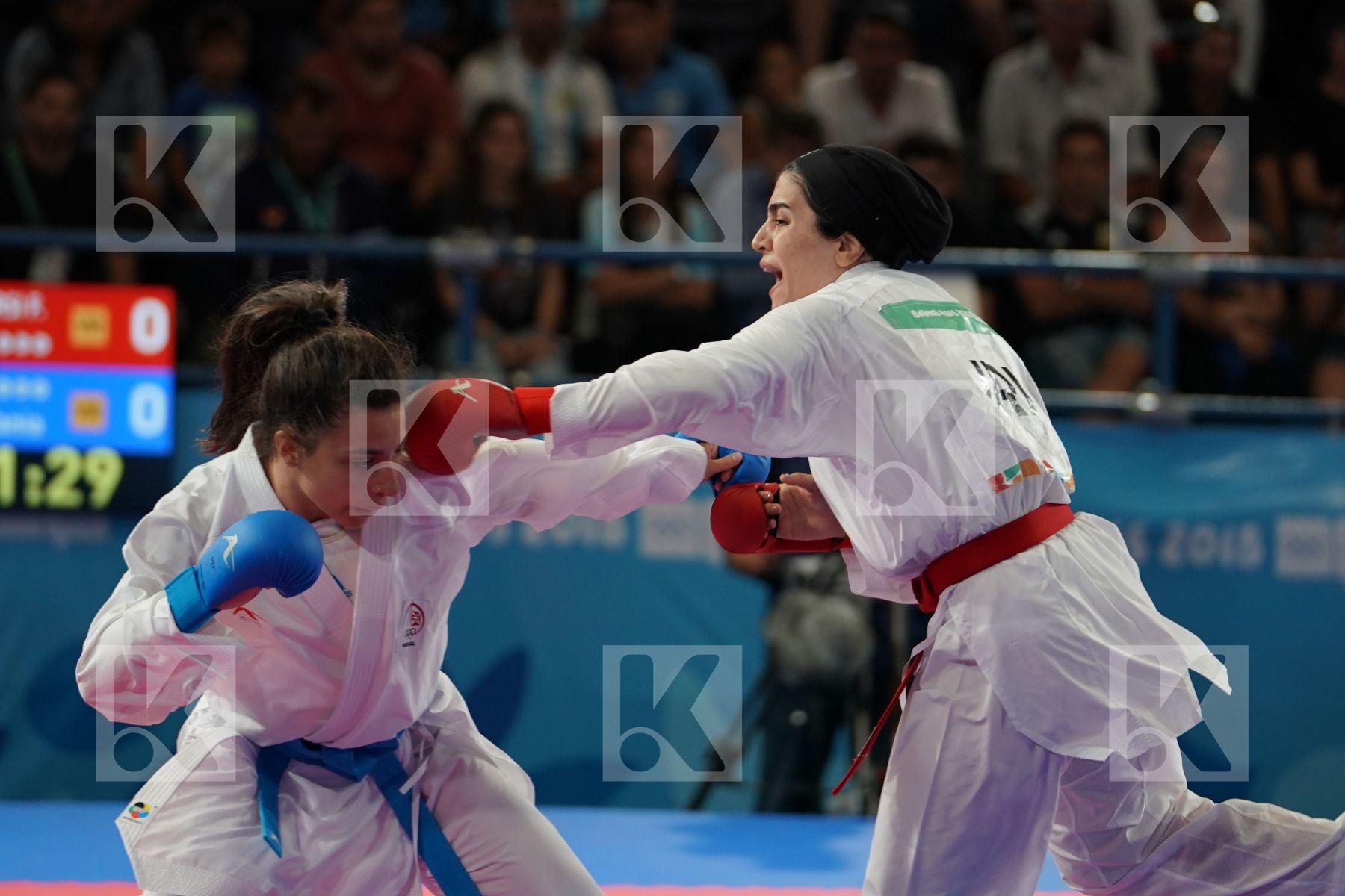 FATEMEH KONAKDARTARSI (IRAN) Vs TANIA BARROS (PORTUGAL) in Junior Kumite Female -53Kg - Semifinal