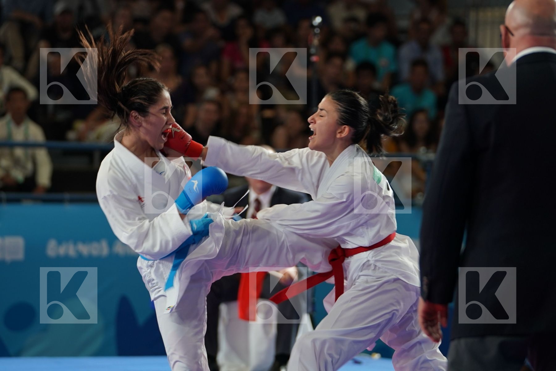 DAMLA OCAK IS (TURKEY) Vs CATALINA VALDES (CHILE) in Junior Kumite Female -53Kg - Semifinal