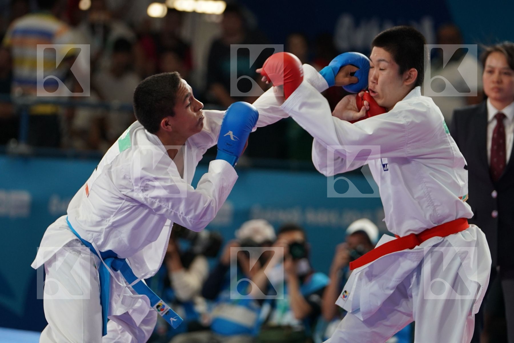 MASAKI YAMAOKA (JAPAN) Vs PEDRO PABLO DE LA ROCA (GUATEMALA) in Junior Kumite Male Ð 61 Kg - Semifinal