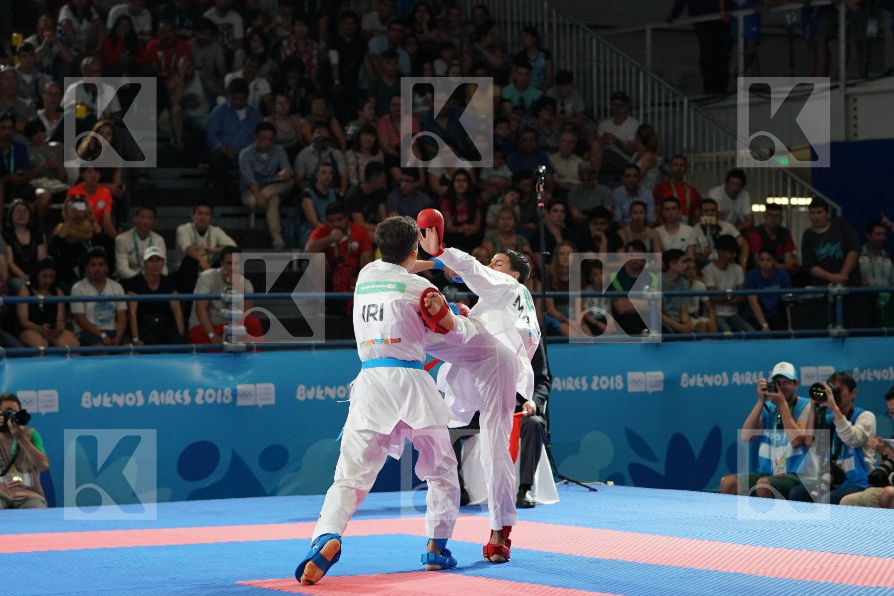 OUSSAMA EDARI (MOROCCO) Vs ALIREZA FARAJIKOUHIKHEILI (IRAN) in Junior Kumite Male Ð 61 Kg - Semifinal