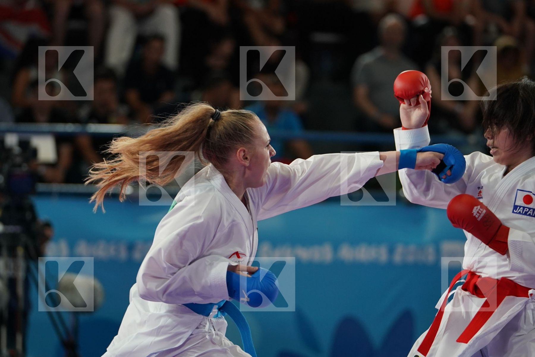 KOKORO SAKAJI (JAPAN) Vs MARTA OSSIPOVA (ESTONIA) in Junior Kumite Female - 59 Kg - Semifinal