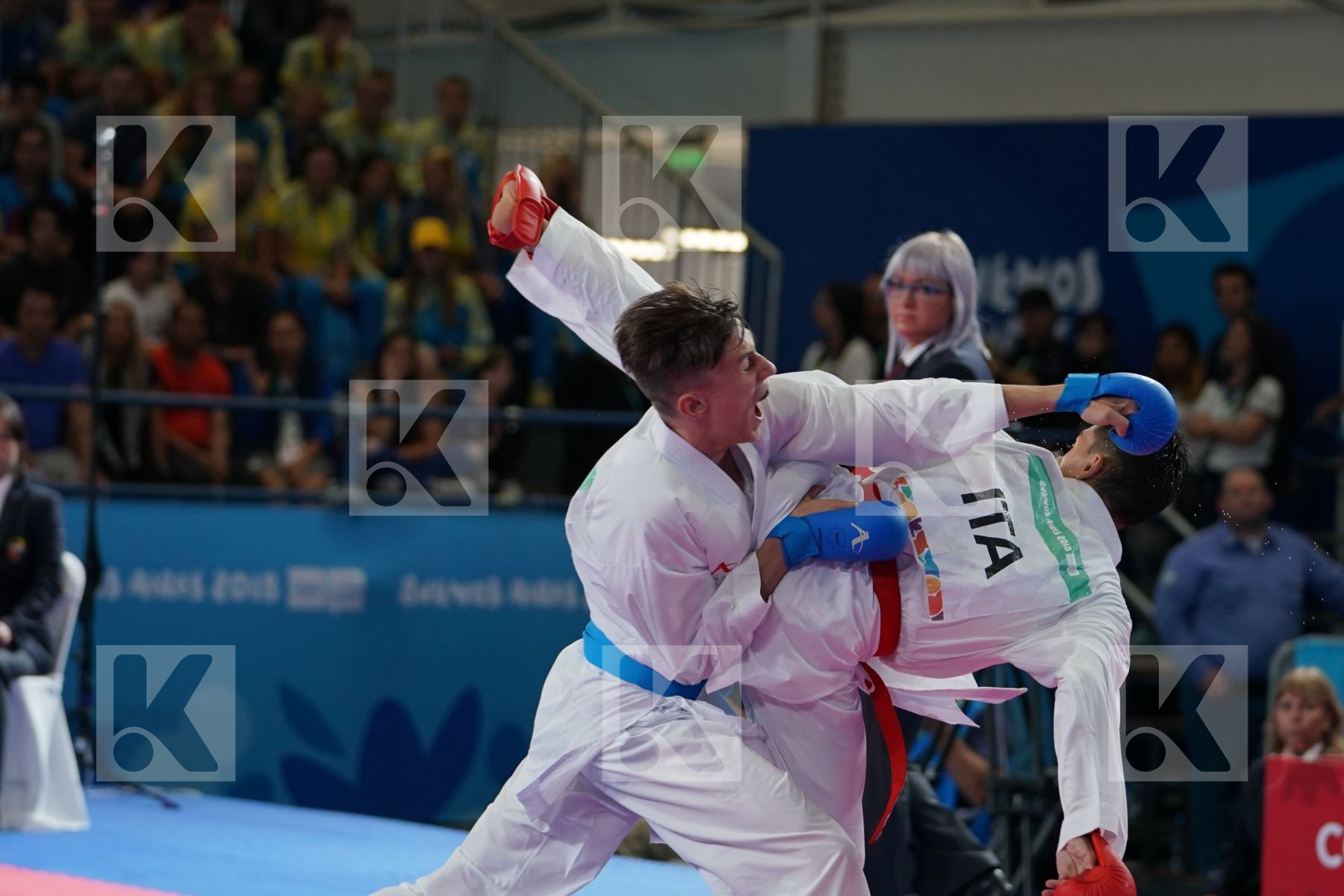 ROSARIO RUGGIERO (ITALY) vs ROBERT SHYROIAN (UKRAINE) in Junior Kumite Male Ð 68 Kg - Qualification