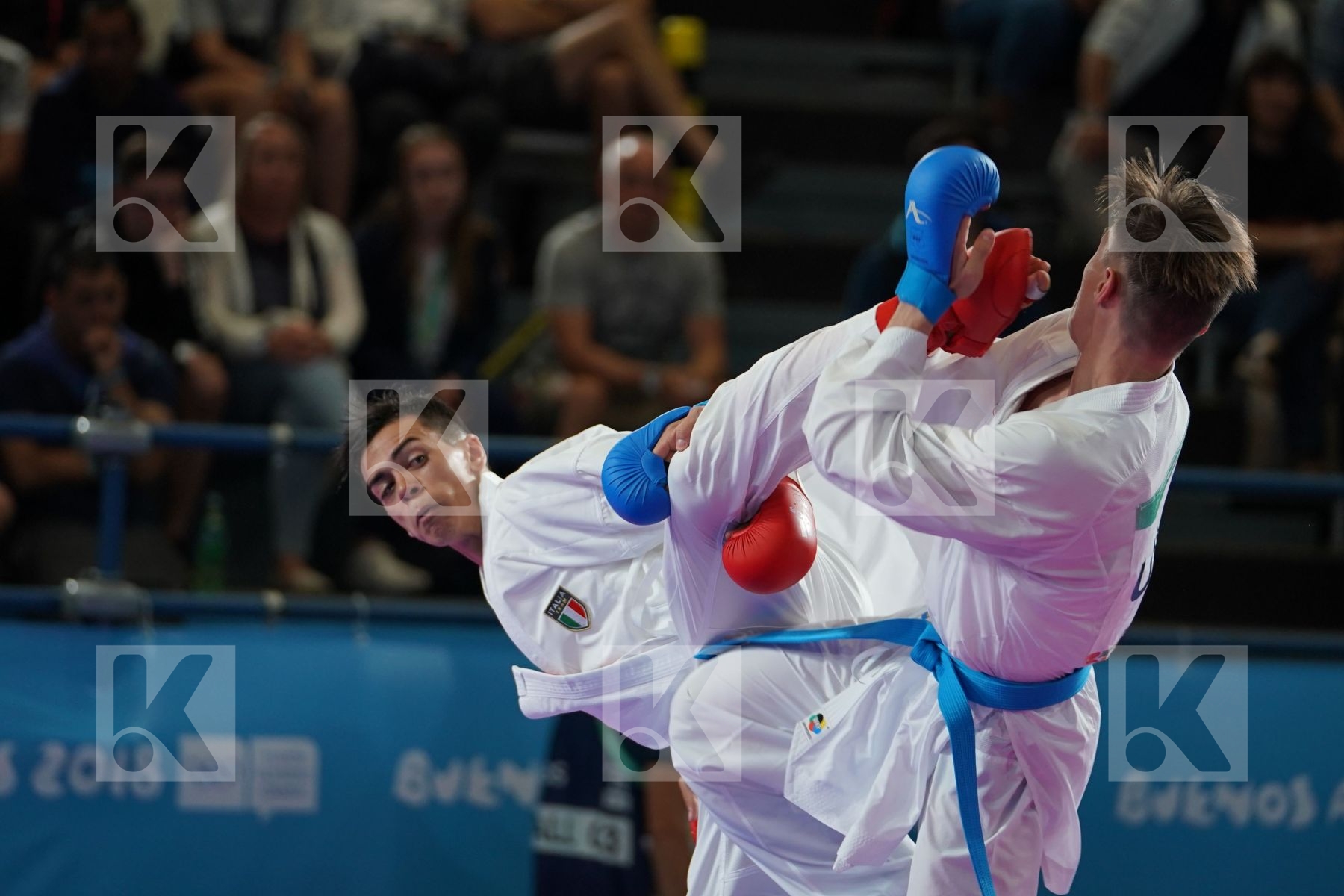 ROSARIO RUGGIERO (ITALY) vs ROBERT SHYROIAN (UKRAINE) in Junior Kumite Male Ð 68 Kg - Qualification