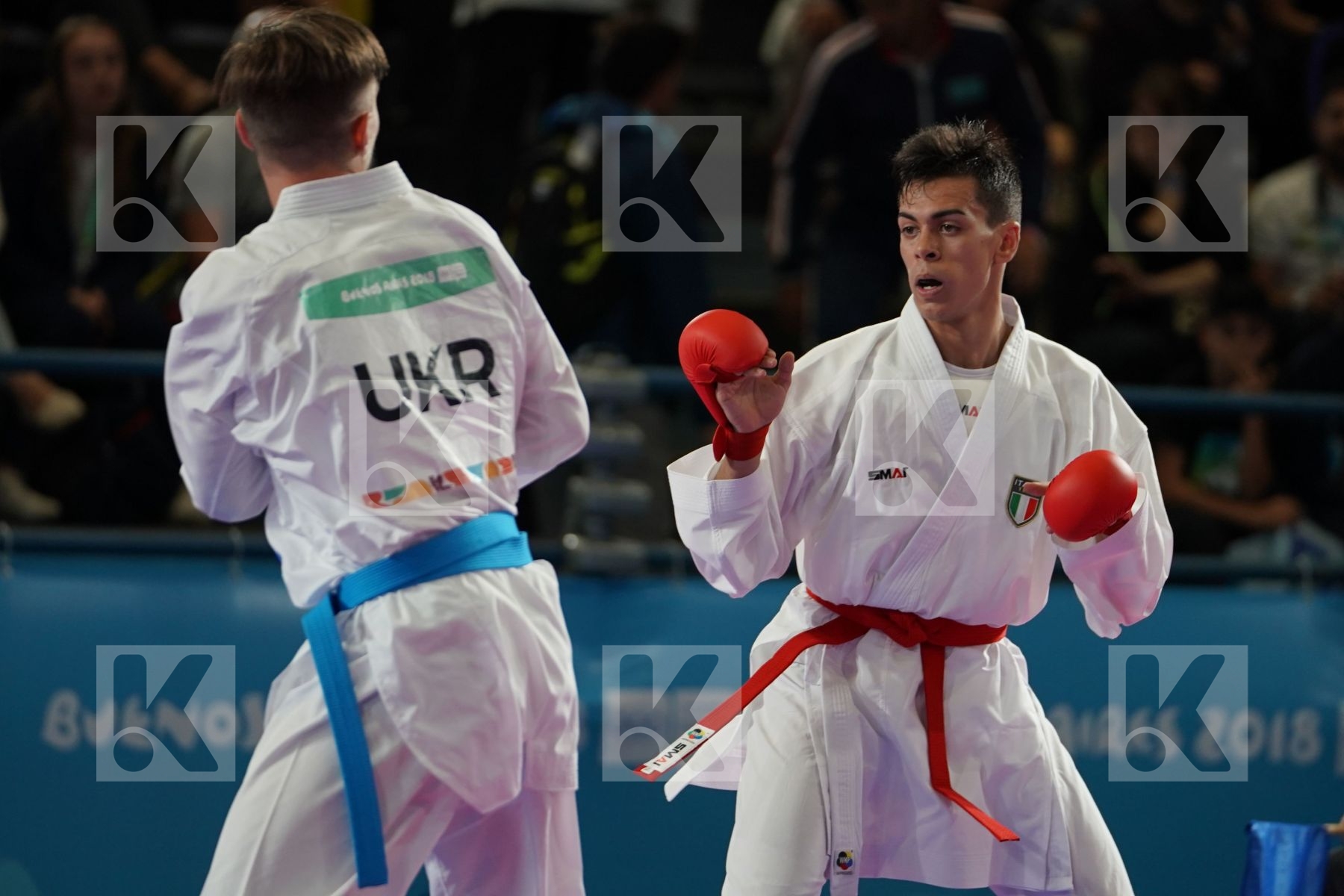 ROSARIO RUGGIERO (ITALY) vs ROBERT SHYROIAN (UKRAINE) in Junior Kumite Male Ð 68 Kg - Qualification