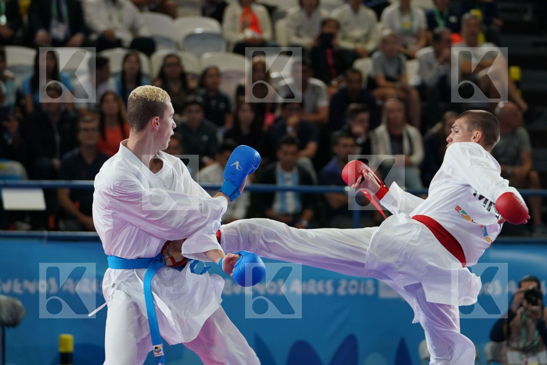 BOSKOVIC BOJAN (MONTENEGRO) vs QUENTIN MAHAUDEN (BELGIUM) in Junior Kumite Male Ð 68 Kg - Qualification