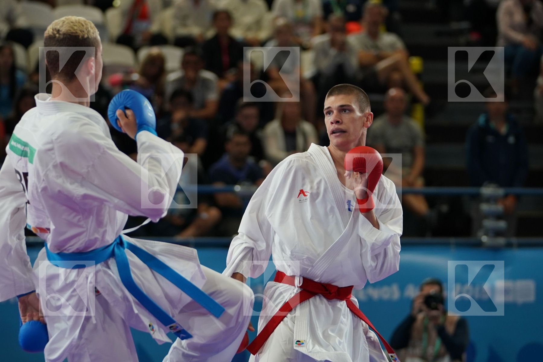 BOSKOVIC BOJAN (MONTENEGRO) vs QUENTIN MAHAUDEN (BELGIUM) in Junior Kumite Male Ð 68 Kg - Qualification