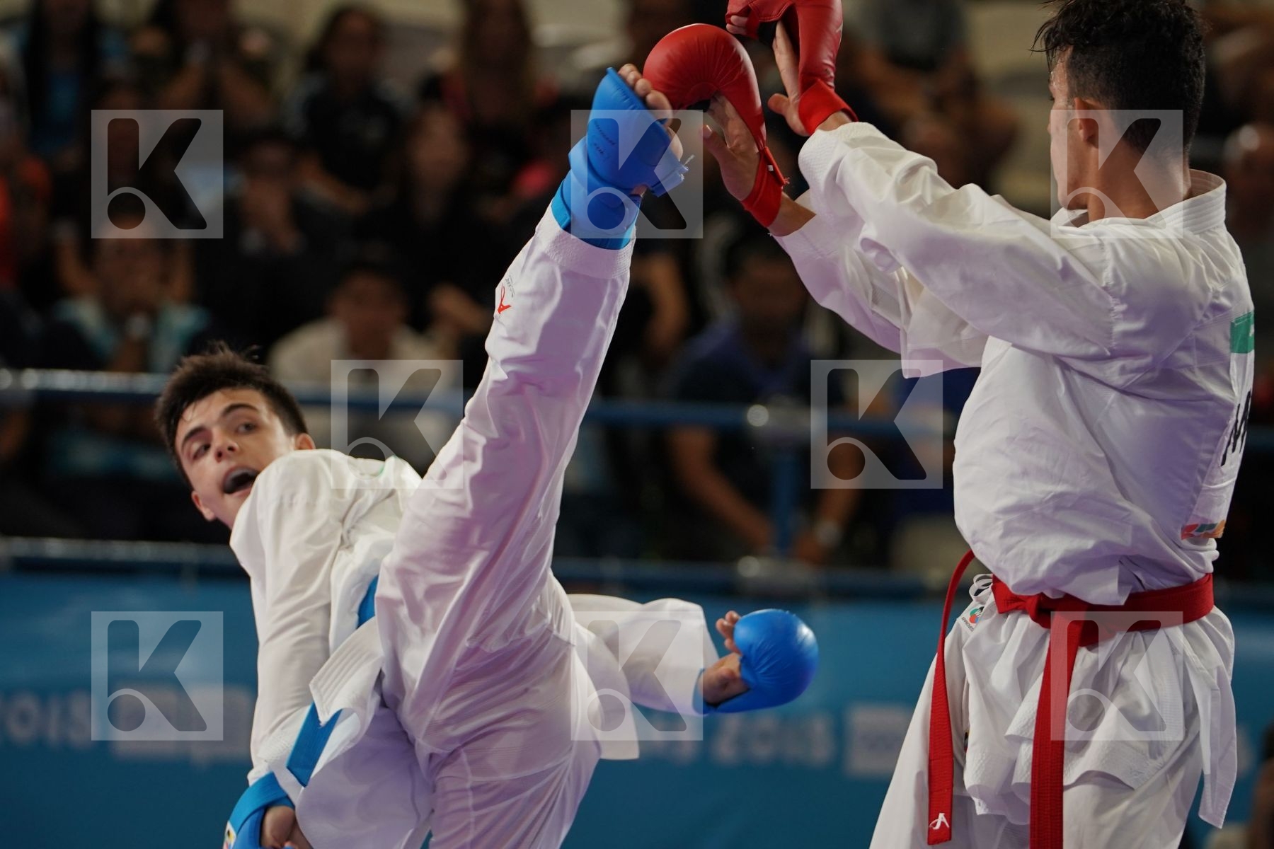 YASSINE SEKOURI (MOROCCO) vs JUAN SALSENCH (ARGENTINA) in Junior Kumite Male Ð 68 Kg - Qualification