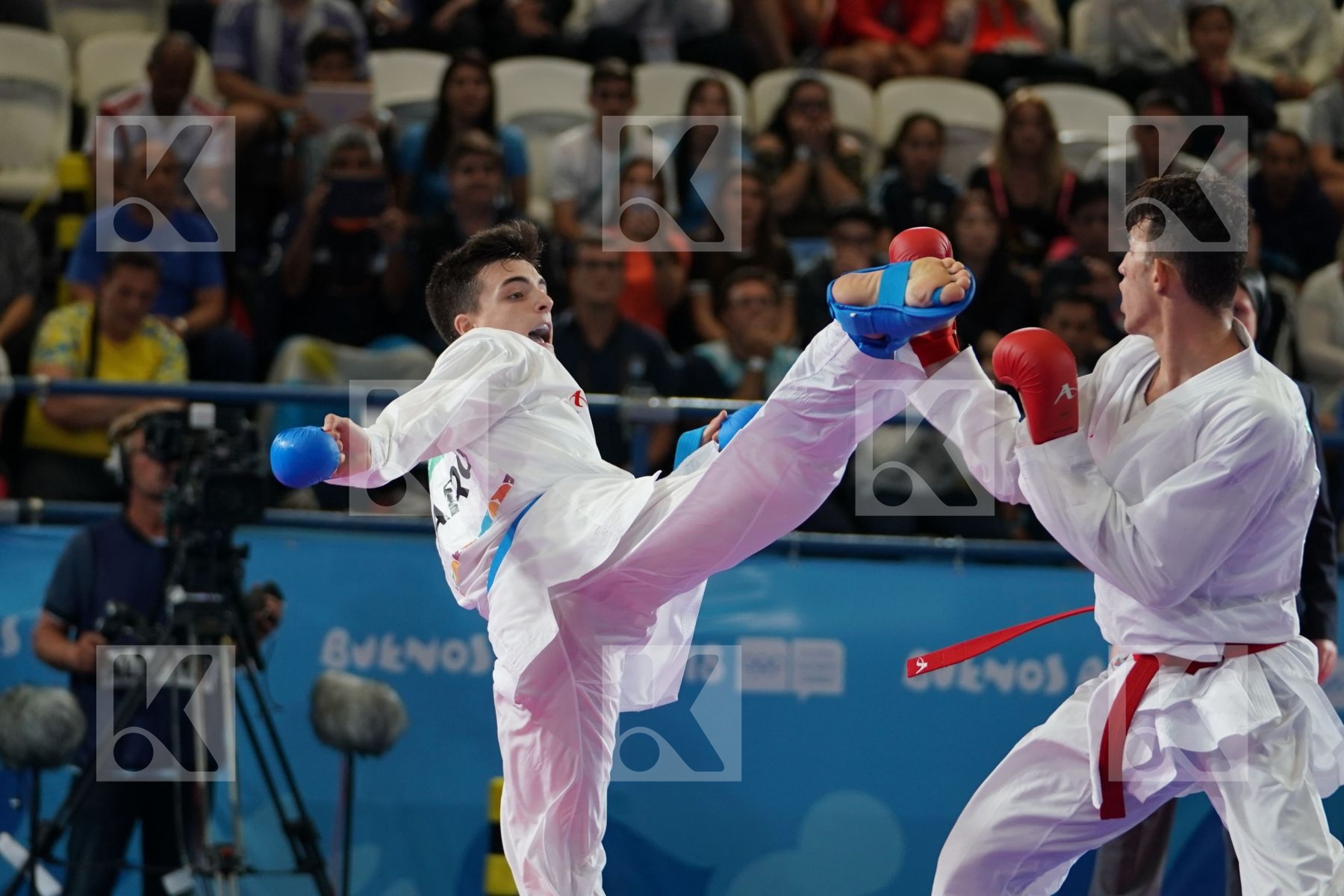 YASSINE SEKOURI (MOROCCO) vs JUAN SALSENCH (ARGENTINA) in Junior Kumite Male Ð 68 Kg - Qualification